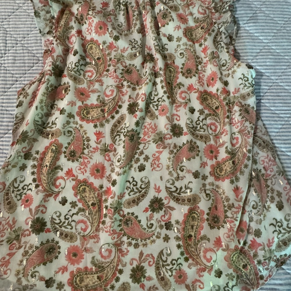 Three Women's Paisley Floral Sleeveless Blouse - and White and Beige